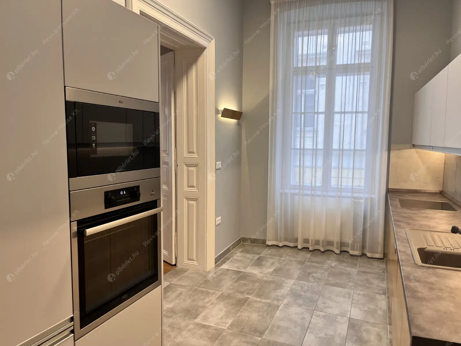 Kiadó albérlet 430000 Ft/hó áron: Budapest, V. kerület  Váci utca. Mérete: 86 nm, 2 szobás | Alberlet.hu - 6183740