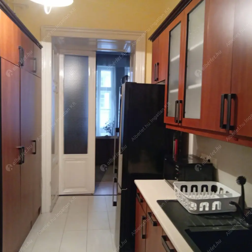 Kiadó albérlet 250000 Ft/hó áron: Budapest, V. kerület  Vadász utca. Mérete: 44 nm, 1 szobás | Alberlet.hu - 6572758