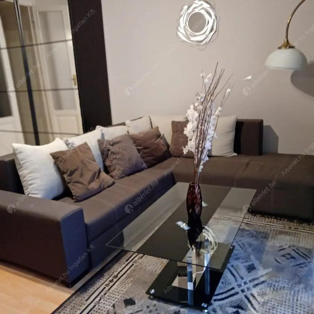 Kiadó albérlet 250000 Ft/hó áron: Budapest, V. kerület  Vadász utca. Mérete: 44 nm, 1 szobás | Alberlet.hu - 6572762