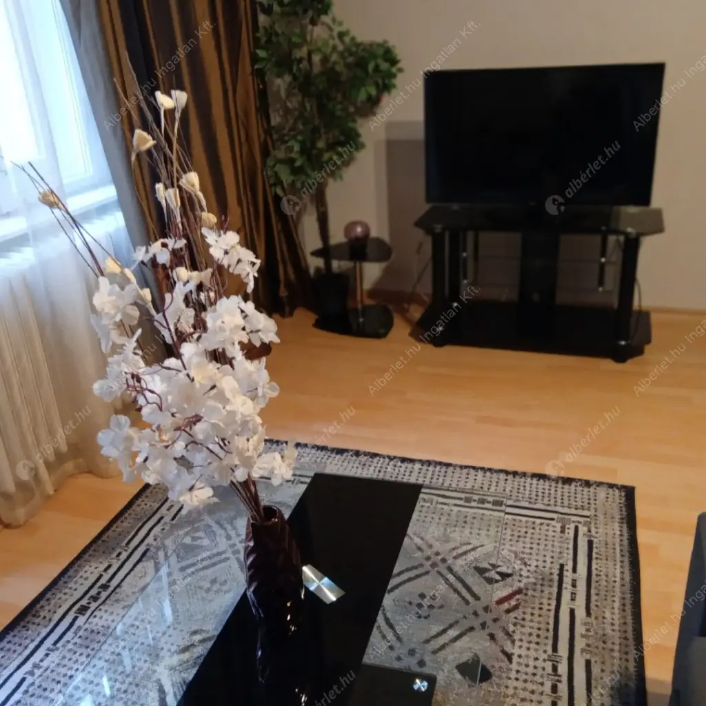 Kiadó albérlet 250000 Ft/hó áron: Budapest, V. kerület  Vadász utca. Mérete: 44 nm, 1 szobás | Alberlet.hu - 6572763