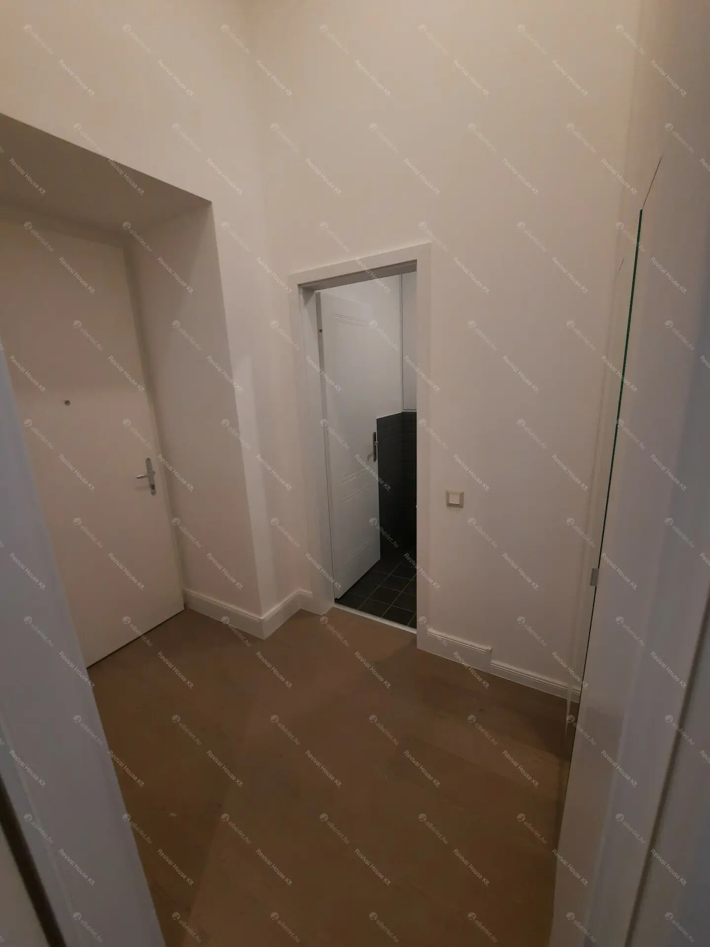 Kiadó albérlet 392000 Ft/hó áron: Budapest, V. kerület  Vadász utca. Mérete: 62 nm, 2 szobás | Alberlet.hu - 5561801