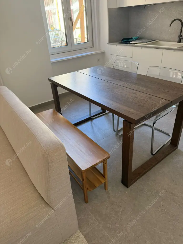 Kiadó albérlet 320000 Ft/hó áron: Budapest, V. kerület  Vámház körút. Mérete: 30 nm, 1 szobás | Alberlet.hu - 6593482