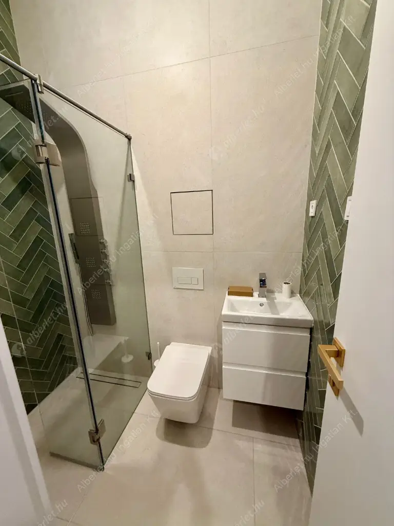 Kiadó albérlet 320000 Ft/hó áron: Budapest, V. kerület  Vámház körút. Mérete: 30 nm, 1 szobás | Alberlet.hu - 6593487