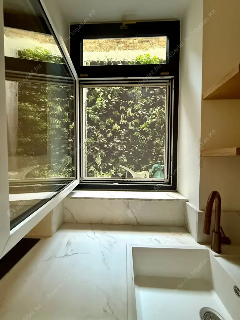 Kiadó albérlet 460000 Ft/hó áron: Budapest, V. kerület  Vámház körút. Mérete: 55 nm, 3 szobás | Alberlet.hu - 6593468