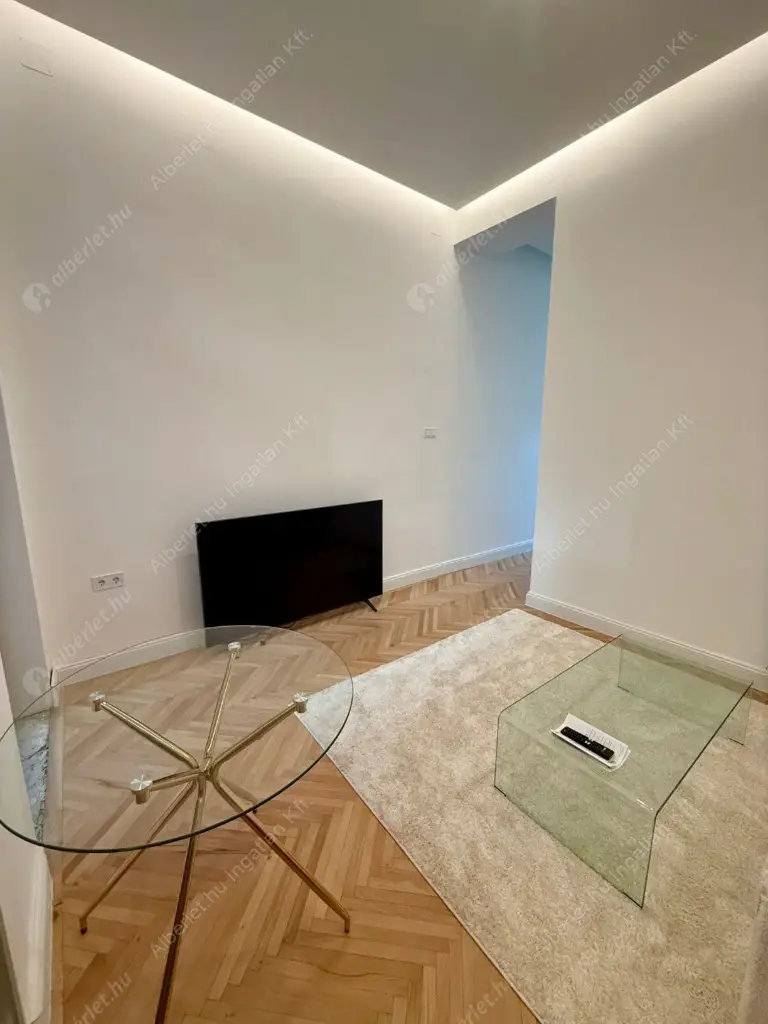 Kiadó albérlet 420000 Ft/hó áron: Budapest, V. kerület  Vámház körút. Mérete: 66 nm, 3 szobás | Alberlet.hu - 6601532