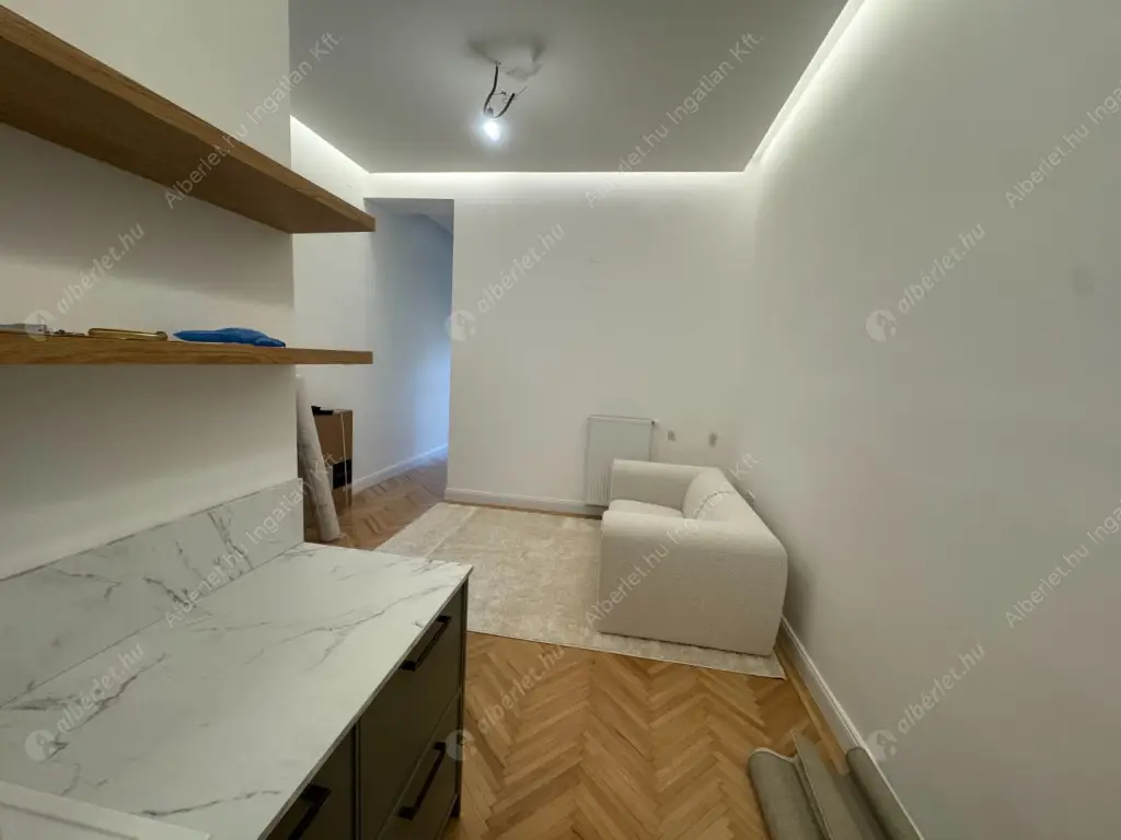 Kiadó albérlet 420000 Ft/hó áron: Budapest, V. kerület  Vámház körút. Mérete: 66 nm, 3 szobás | Alberlet.hu - 6601543