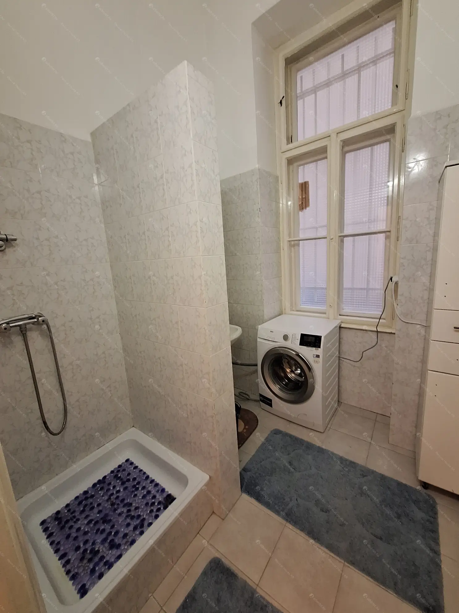 Kiadó albérlet 600000 Ft/hó áron: Budapest, V. kerület  Veres Pálné utca. Mérete: 100 nm, 5 szobás | Alberlet.hu - 6606087