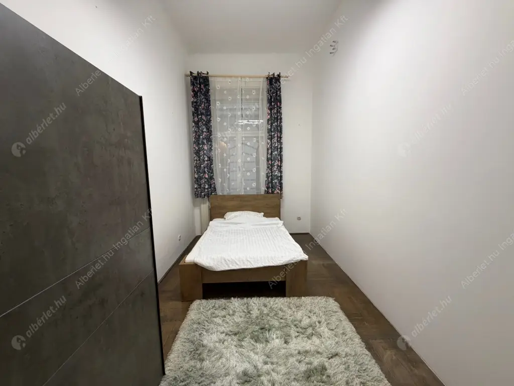 Kiadó albérlet 600000 Ft/hó áron: Budapest, V. kerület  Veres Pálné utca. Mérete: 105 nm, 5 szobás | Alberlet.hu - 6603725
