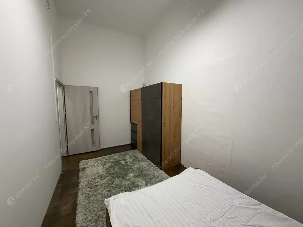 Kiadó albérlet 600000 Ft/hó áron: Budapest, V. kerület  Veres Pálné utca. Mérete: 105 nm, 5 szobás | Alberlet.hu - 6603726