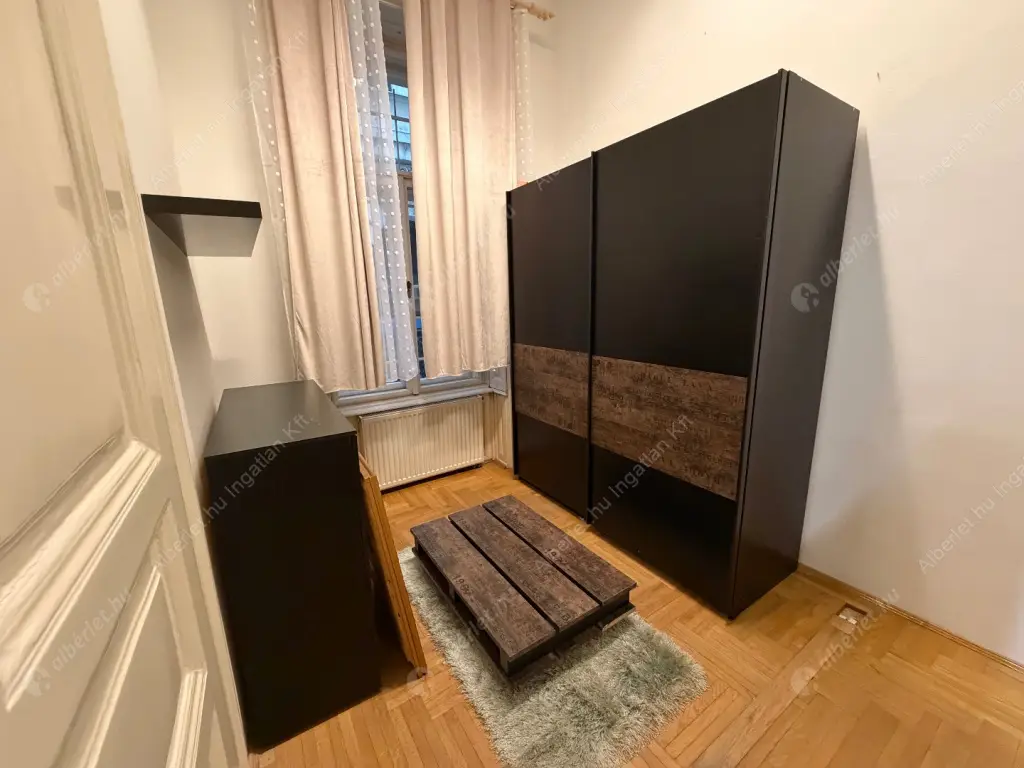 Kiadó albérlet 600000 Ft/hó áron: Budapest, V. kerület  Veres Pálné utca. Mérete: 105 nm, 5 szobás | Alberlet.hu - 6603730