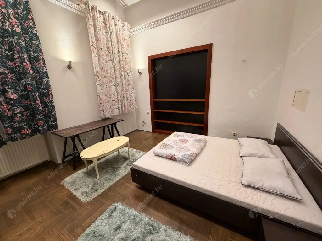 Kiadó albérlet 600000 Ft/hó áron: Budapest, V. kerület  Veres Pálné utca. Mérete: 105 nm, 5 szobás | Alberlet.hu - 6603734