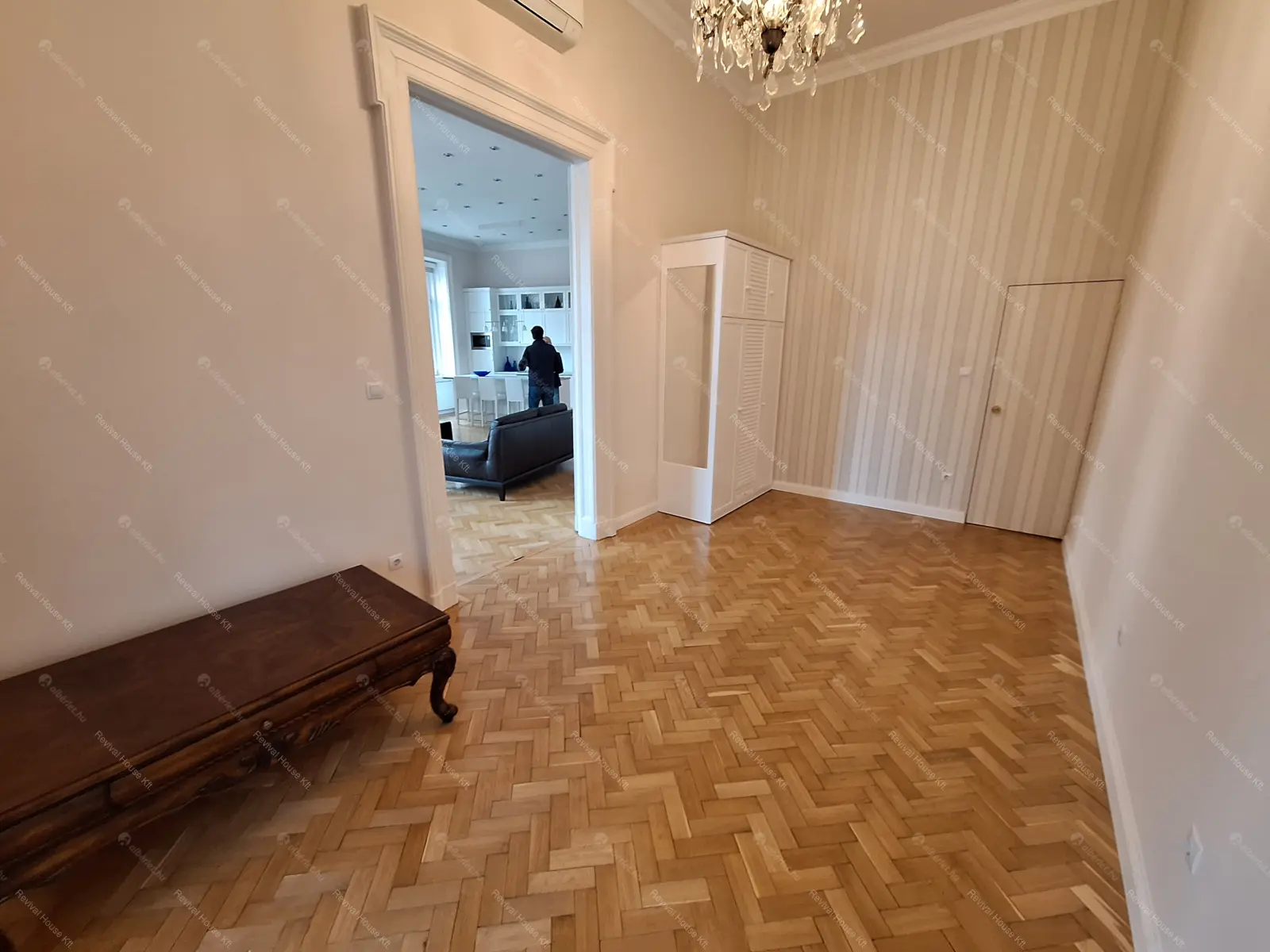 Kiadó albérlet 1090000 Ft/hó áron: Budapest, V. kerület  Veres Pálné utca. Mérete: 125 nm, 3 szobás | Alberlet.hu - 6707165