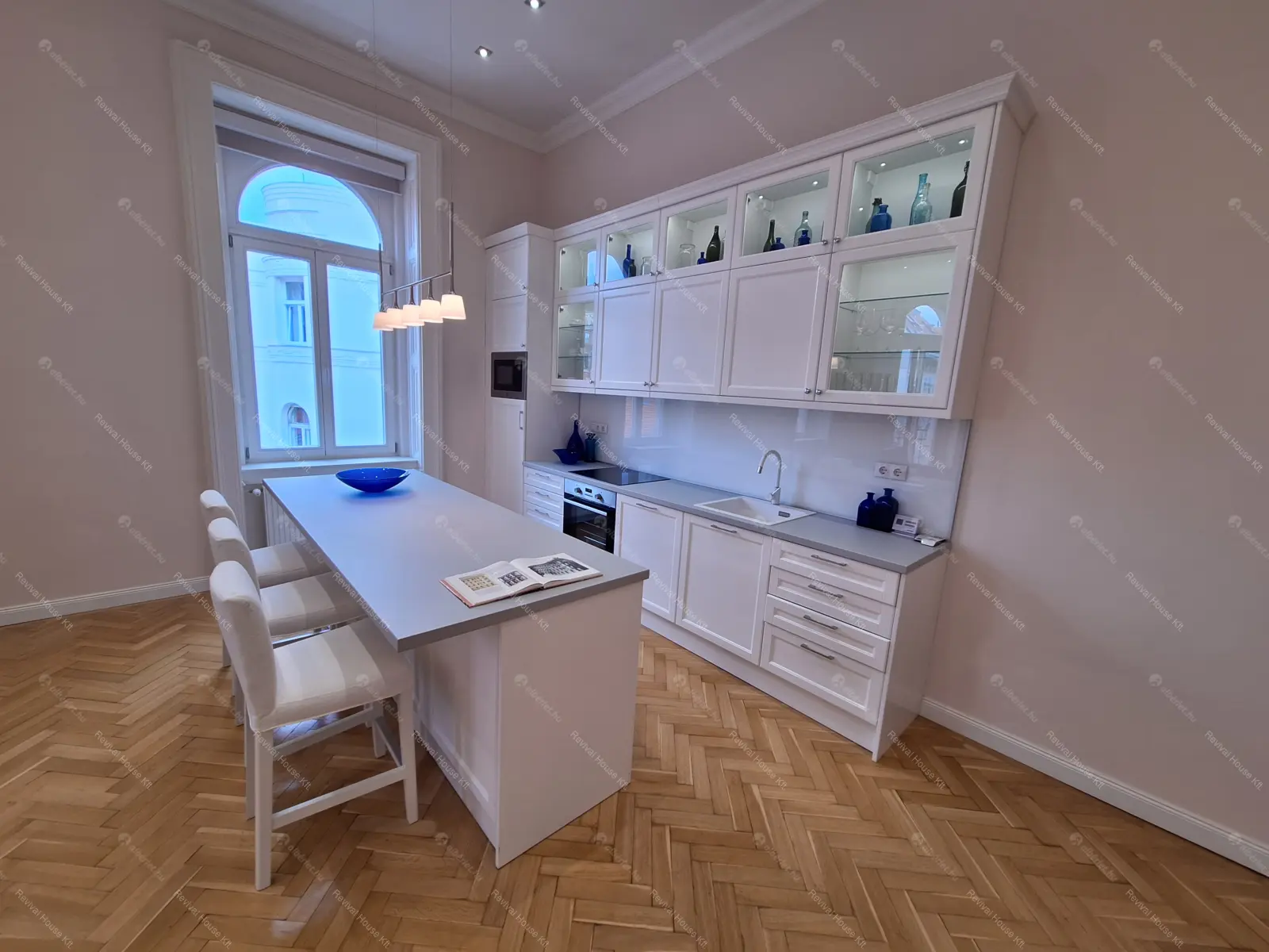 Kiadó albérlet 1090000 Ft/hó áron: Budapest, V. kerület  Veres Pálné utca. Mérete: 125 nm, 3 szobás | Alberlet.hu - 6707168