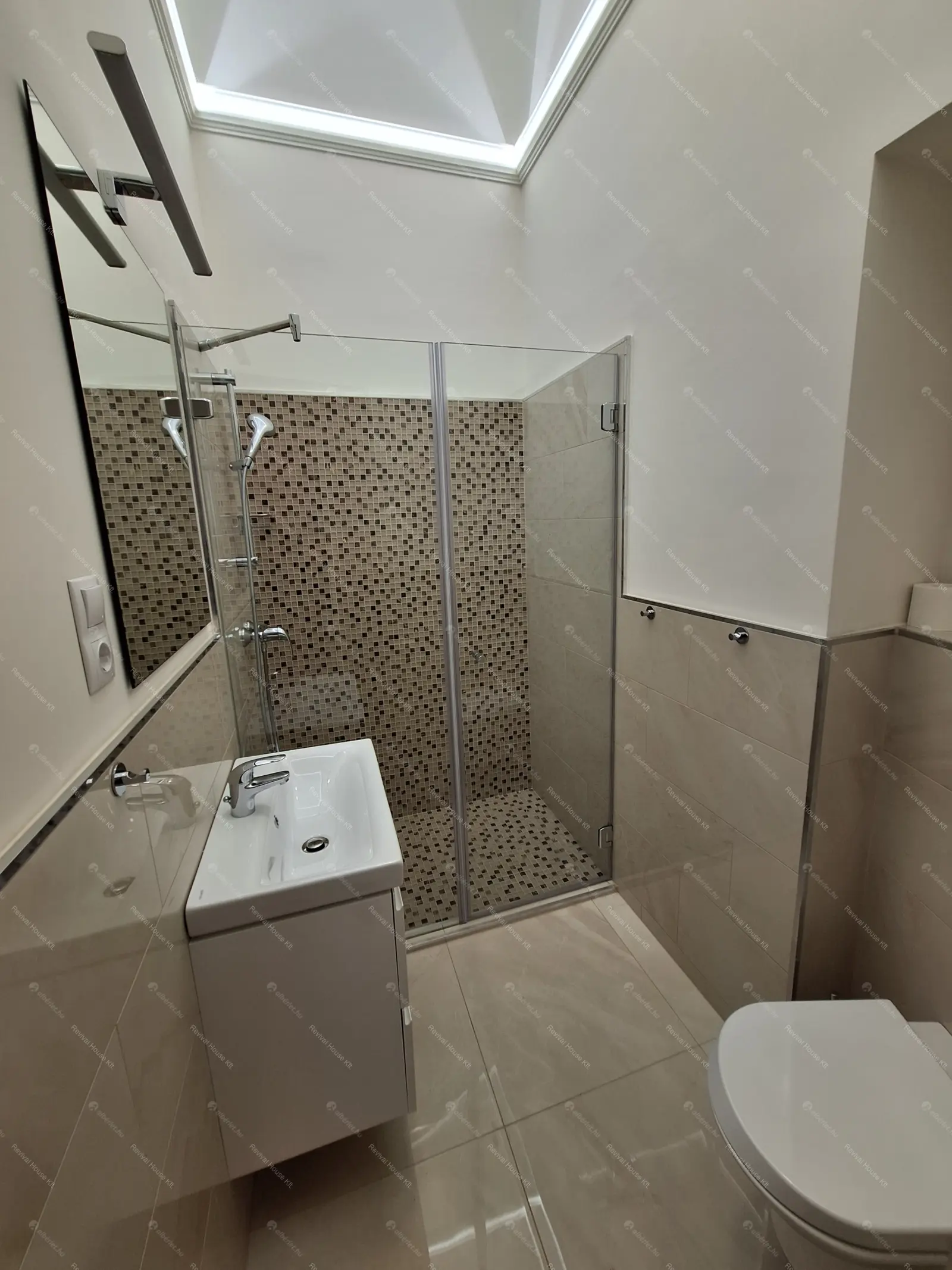 Kiadó albérlet 1090000 Ft/hó áron: Budapest, V. kerület  Veres Pálné utca. Mérete: 125 nm, 3 szobás | Alberlet.hu - 6707172