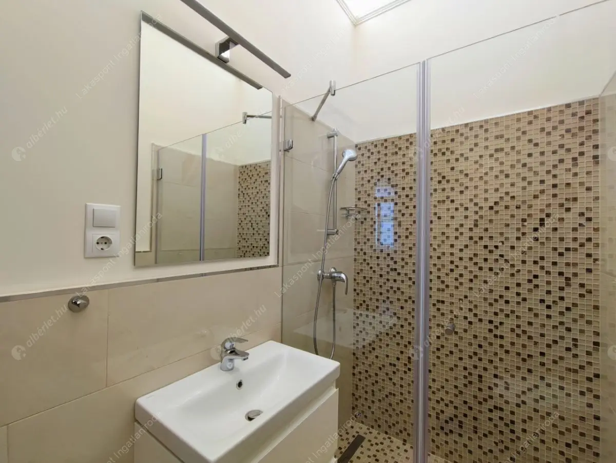 Kiadó albérlet 1159000 Ft/hó áron: Budapest, V. kerület  Veres Pálné utca. Mérete: 125 nm, 3 szobás | Alberlet.hu - 6493823