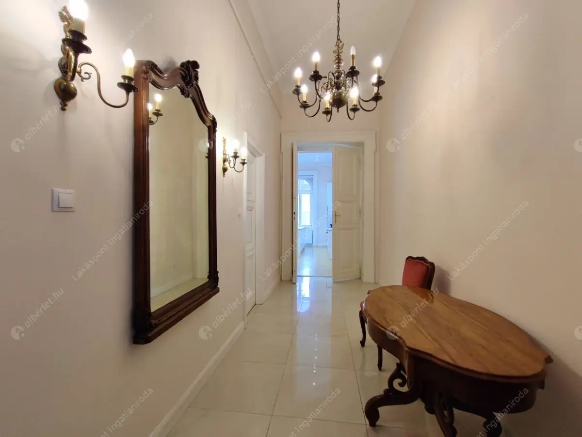 Kiadó albérlet 1159000 Ft/hó áron: Budapest, V. kerület  Veres Pálné utca. Mérete: 125 nm, 3 szobás | Alberlet.hu - 6493831