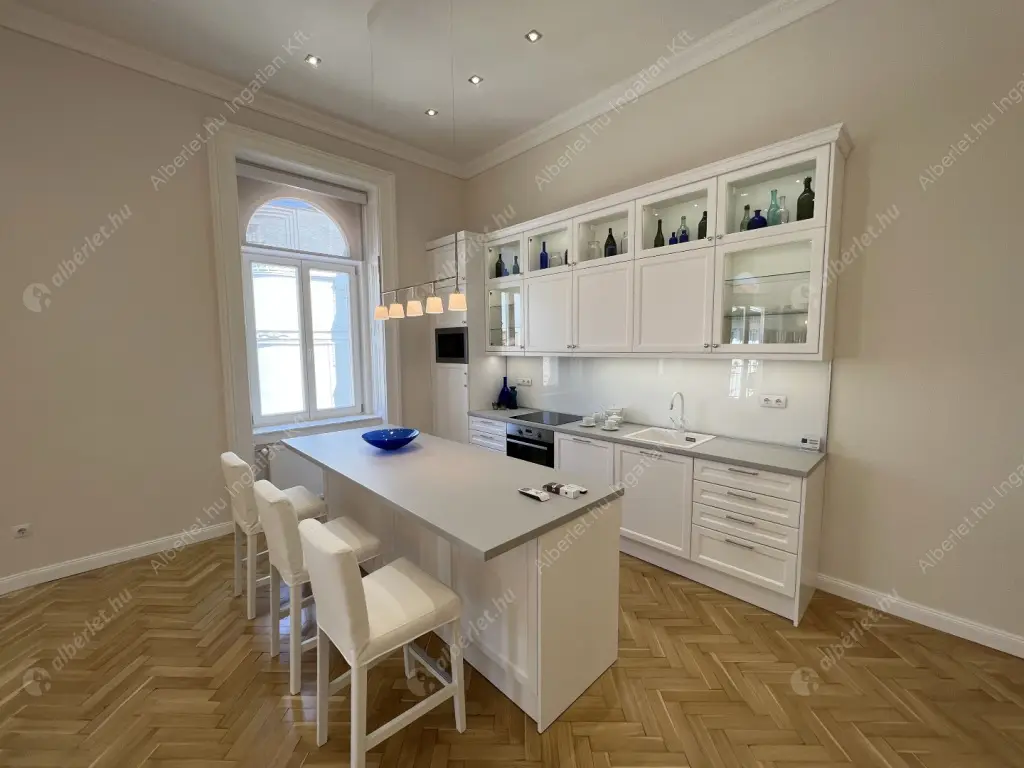 Kiadó albérlet 1164000 Ft/hó áron: Budapest, V. kerület  Veres Pálné utca. Mérete: 125 nm, 3 szobás | Alberlet.hu - 6519118