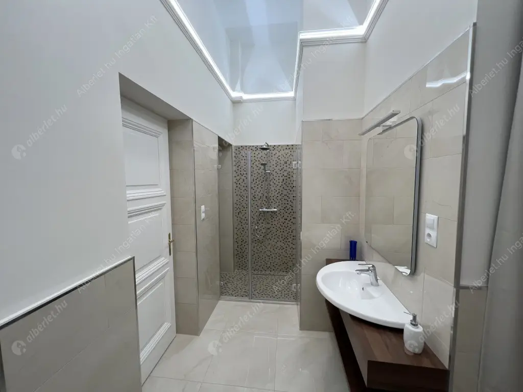 Kiadó albérlet 1164000 Ft/hó áron: Budapest, V. kerület  Veres Pálné utca. Mérete: 125 nm, 3 szobás | Alberlet.hu - 6519124