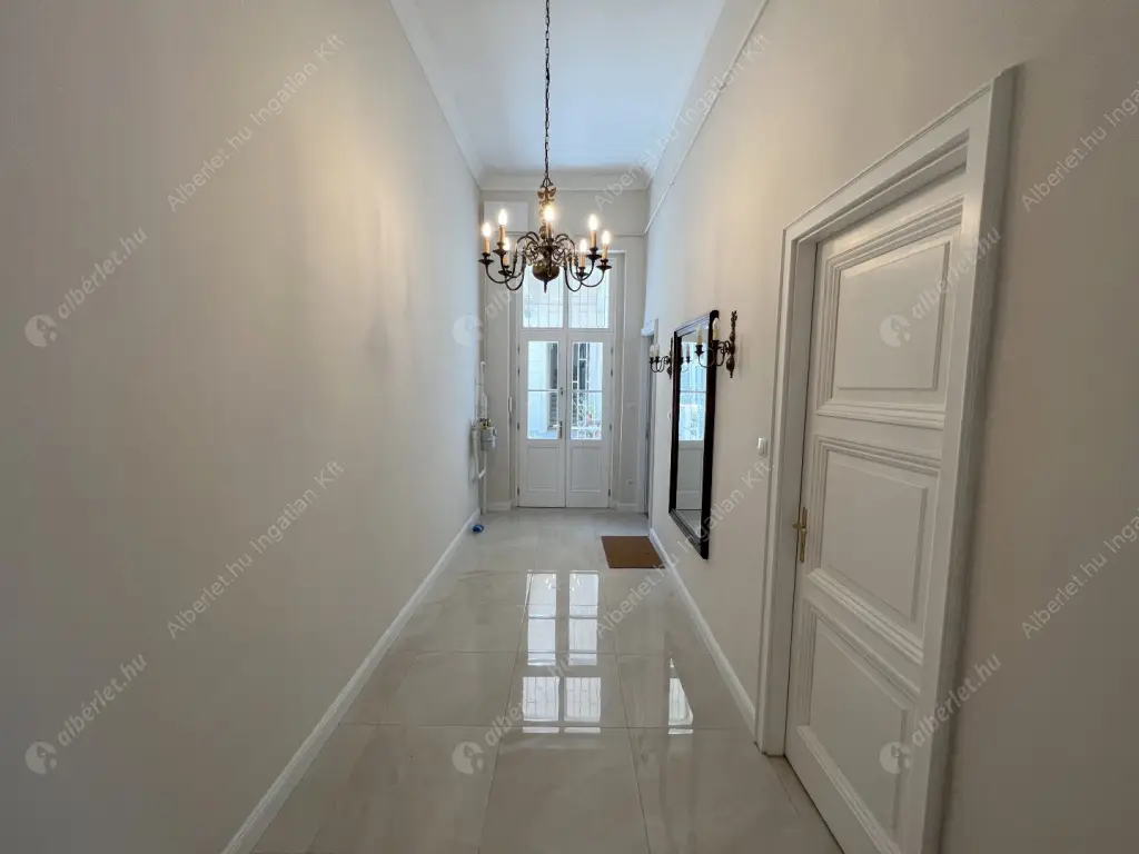 Kiadó albérlet 1164000 Ft/hó áron: Budapest, V. kerület  Veres Pálné utca. Mérete: 125 nm, 3 szobás | Alberlet.hu - 6519127