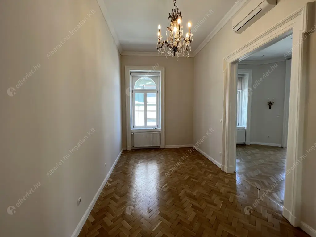 Kiadó albérlet 1164000 Ft/hó áron: Budapest, V. kerület  Veres Pálné utca. Mérete: 125 nm, 3 szobás | Alberlet.hu - 6519131