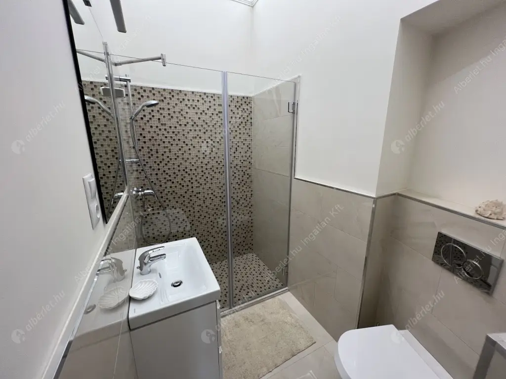 Kiadó albérlet 1164000 Ft/hó áron: Budapest, V. kerület  Veres Pálné utca. Mérete: 125 nm, 3 szobás | Alberlet.hu - 6519132