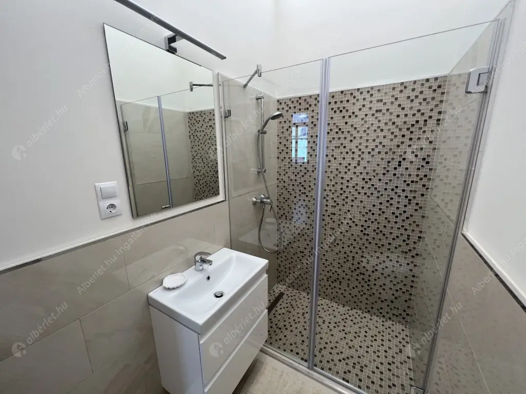 Kiadó albérlet 1164000 Ft/hó áron: Budapest, V. kerület  Veres Pálné utca. Mérete: 125 nm, 3 szobás | Alberlet.hu - 6519133