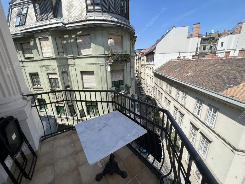 Kiadó albérlet 1164000 Ft/hó áron: Budapest, V. kerület  Veres Pálné utca. Mérete: 125 nm, 3 szobás | Alberlet.hu - 6519136