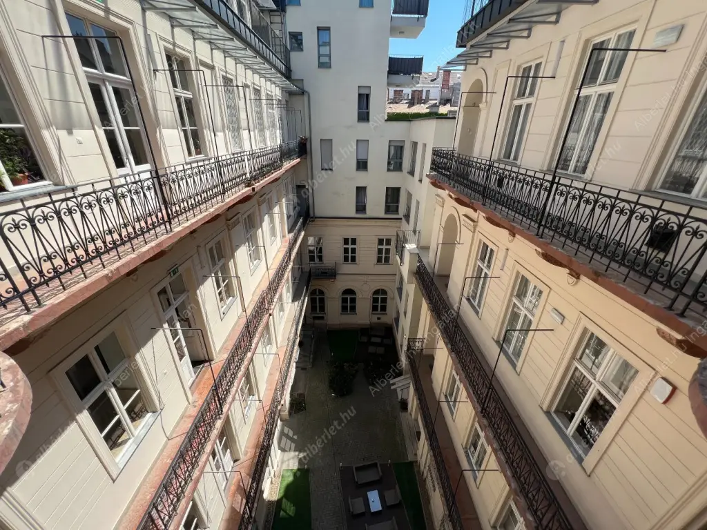 Kiadó albérlet 1164000 Ft/hó áron: Budapest, V. kerület  Veres Pálné utca. Mérete: 125 nm, 3 szobás | Alberlet.hu - 6519144
