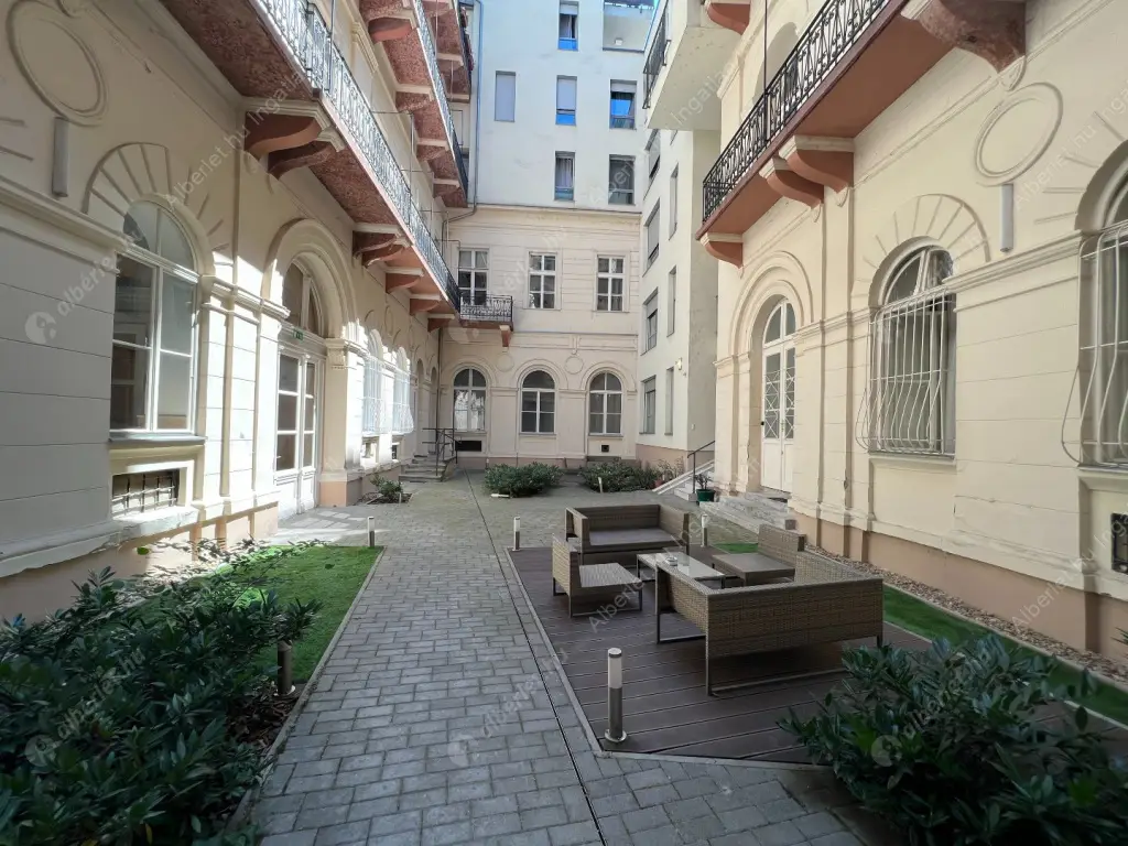 Kiadó albérlet 1164000 Ft/hó áron: Budapest, V. kerület  Veres Pálné utca. Mérete: 125 nm, 3 szobás | Alberlet.hu - 6519146