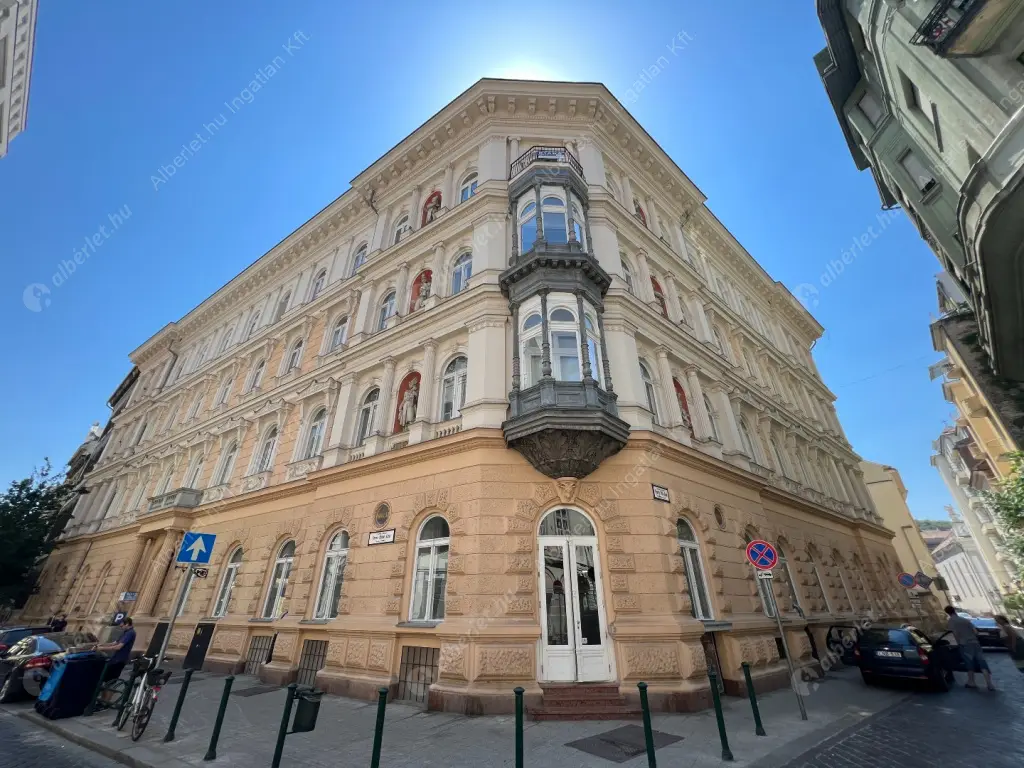 Kiadó albérlet 1164000 Ft/hó áron: Budapest, V. kerület  Veres Pálné utca. Mérete: 125 nm, 3 szobás | Alberlet.hu - 6519147
