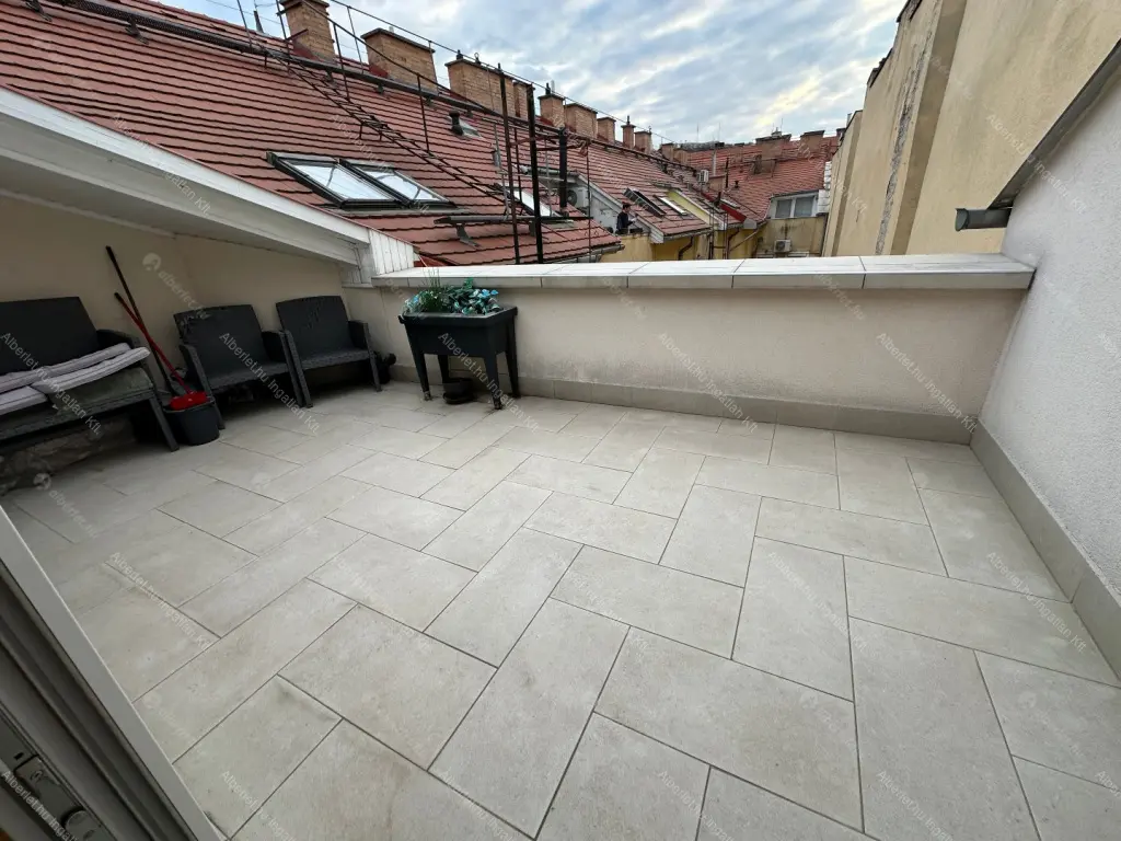 Kiadó albérlet 798000 Ft/hó áron: Budapest, V. kerület  Veres Pálné utca. Mérete: 141 nm, 4 szobás | Alberlet.hu - 6682717