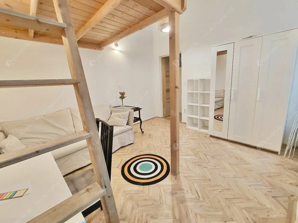 Kiadó albérlet 215000 Ft/hó áron: Budapest, V. kerület  Veres Pálné utca. Mérete: 31 nm, 1 szobás | Alberlet.hu - 6634730