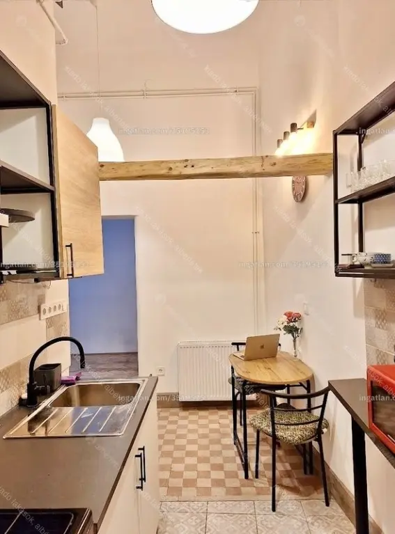 Kiadó albérlet 215000 Ft/hó áron: Budapest, V. kerület  Veres Pálné utca. Mérete: 31 nm, 1 szobás | Alberlet.hu - 6640372