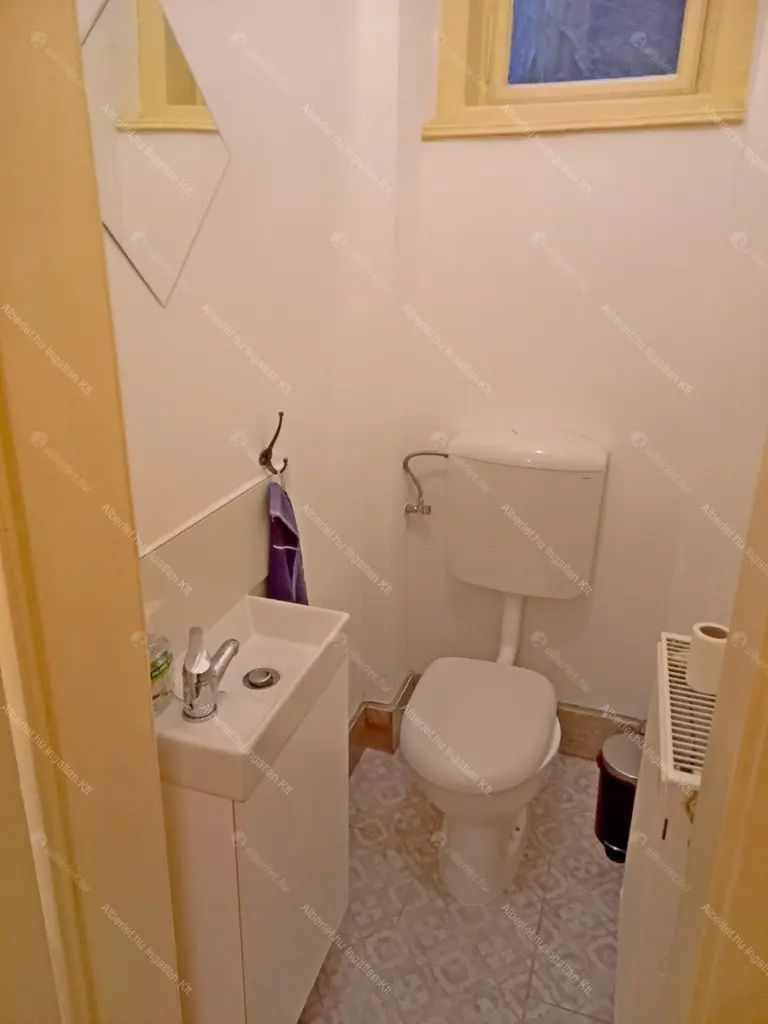 Kiadó albérlet 215000 Ft/hó áron: Budapest, V. kerület  Veres Pálné utca. Mérete: 31 nm, 1 szobás | Alberlet.hu - 6642990