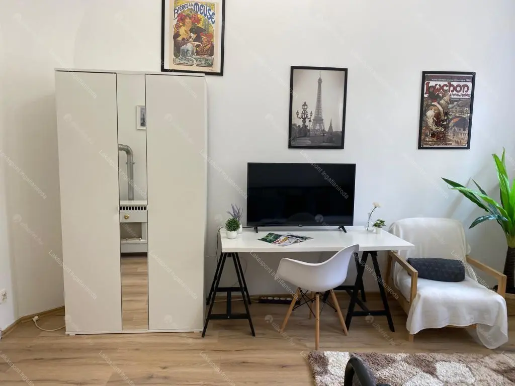 Kiadó albérlet 220000 Ft/hó áron: Budapest, V. kerület  Veres Pálné utca. Mérete: 35 nm, 1 szobás | Alberlet.hu - 6697306