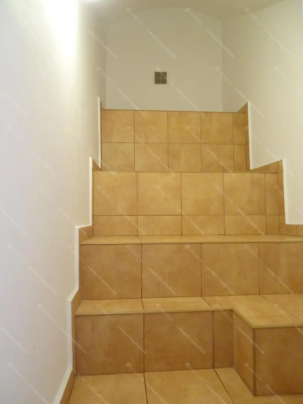 Kiadó albérlet 220000 Ft/hó áron: Budapest, V. kerület  Veres Pálné utca. Mérete: 35 nm, 1 szobás | Alberlet.hu - 6697318