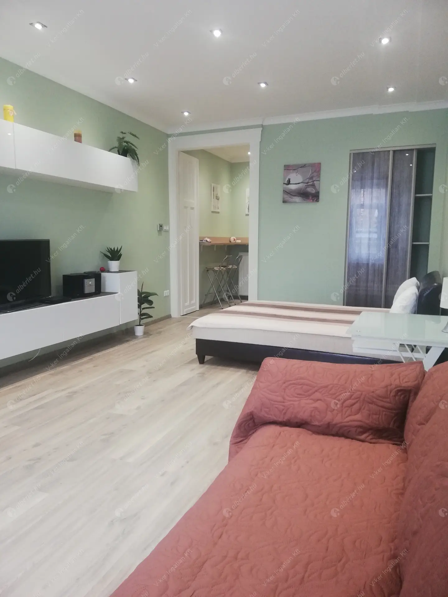 Kiadó albérlet 230000 Ft/hó áron: Budapest, V. kerület  Veres Pálné utca. Mérete: 44 nm, 1 szobás | Alberlet.hu - 5783676