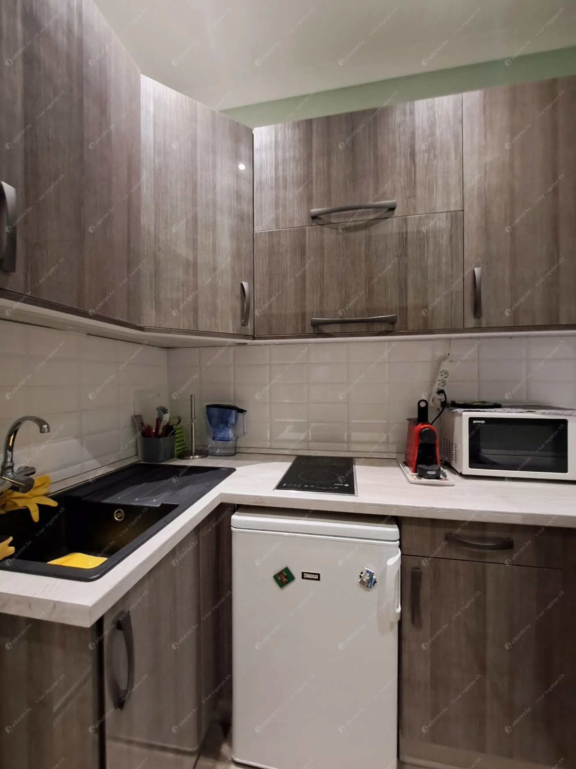 Kiadó albérlet 230000 Ft/hó áron: Budapest, V. kerület  Veres Pálné utca. Mérete: 44 nm, 1 szobás | Alberlet.hu - 6607094