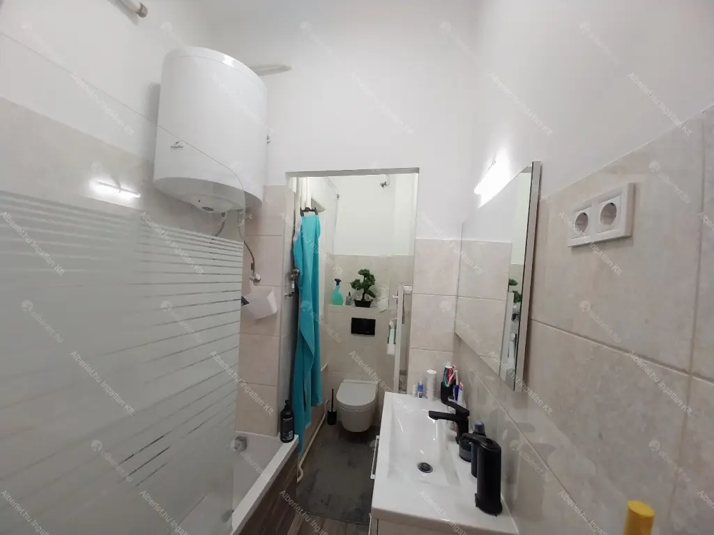 Kiadó albérlet 230000 Ft/hó áron: Budapest, V. kerület  Veres Pálné utca. Mérete: 50 nm, 2 szobás | Alberlet.hu - 6666083