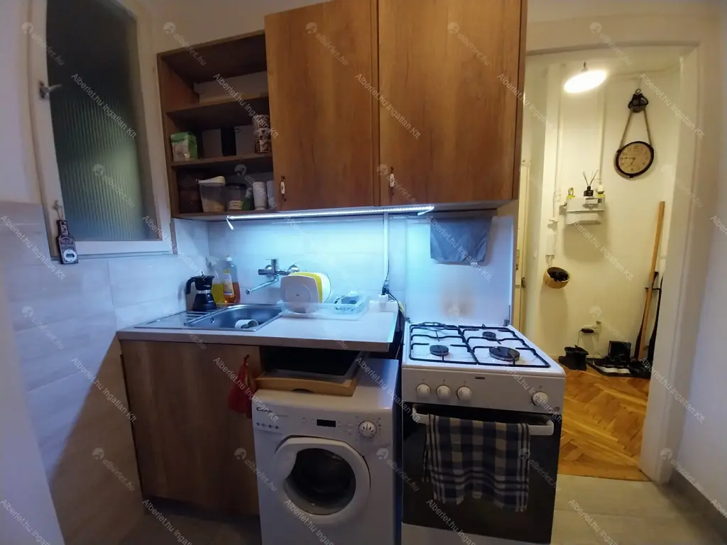 Kiadó albérlet 230000 Ft/hó áron: Budapest, V. kerület  Veres Pálné utca. Mérete: 50 nm, 2 szobás | Alberlet.hu - 6666085