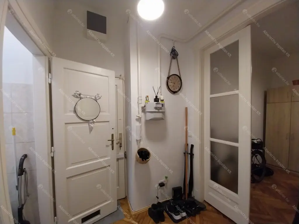 Kiadó albérlet 230000 Ft/hó áron: Budapest, V. kerület  Veres Pálné utca. Mérete: 50 nm, 2 szobás | Alberlet.hu - 6666086