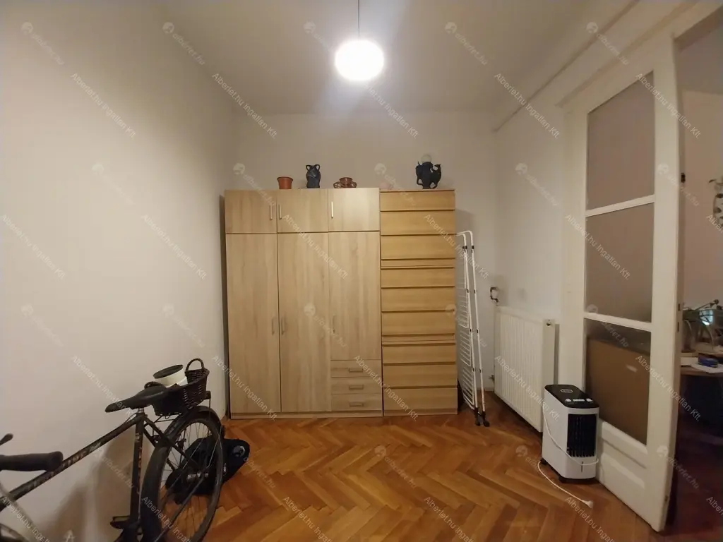 Kiadó albérlet 230000 Ft/hó áron: Budapest, V. kerület  Veres Pálné utca. Mérete: 50 nm, 2 szobás | Alberlet.hu - 6666087