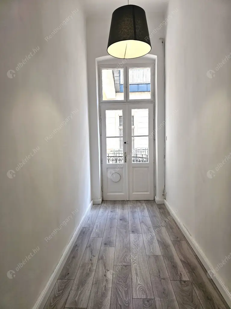 Kiadó albérlet 499000 Ft/hó áron: Budapest, V. kerület  Veres Pálné utca. Mérete: 97 nm, 4 szobás | Alberlet.hu - 6610979