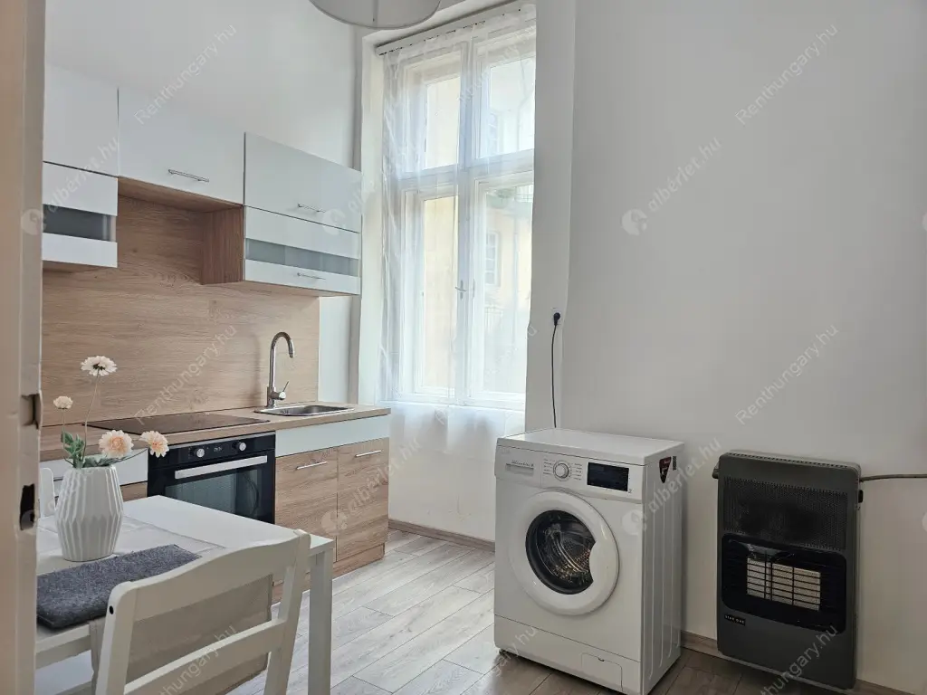 Kiadó albérlet 499000 Ft/hó áron: Budapest, V. kerület  Veres Pálné utca. Mérete: 97 nm, 4 szobás | Alberlet.hu - 6610984