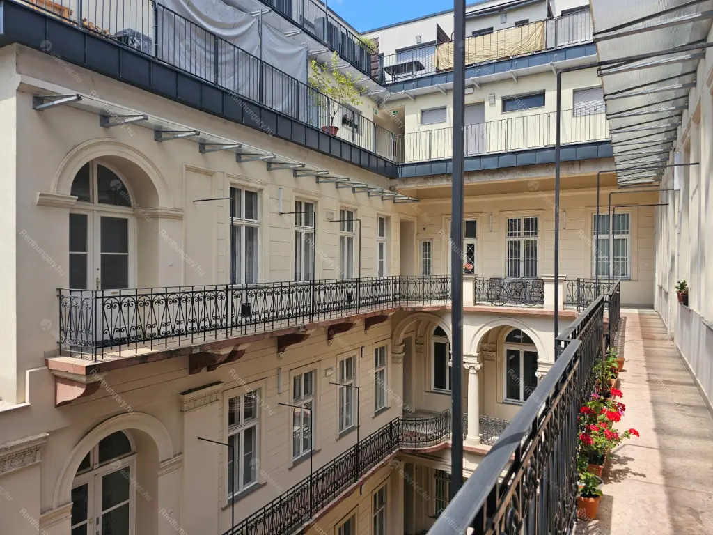 Kiadó albérlet 499000 Ft/hó áron: Budapest, V. kerület  Veres Pálné utca. Mérete: 97 nm, 4 szobás | Alberlet.hu - 6652316