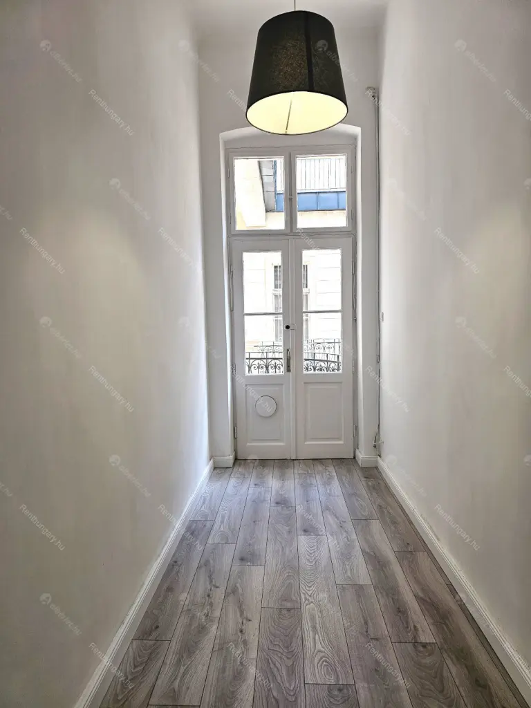 Kiadó albérlet 499000 Ft/hó áron: Budapest, V. kerület  Veres Pálné utca. Mérete: 97 nm, 4 szobás | Alberlet.hu - 6687828