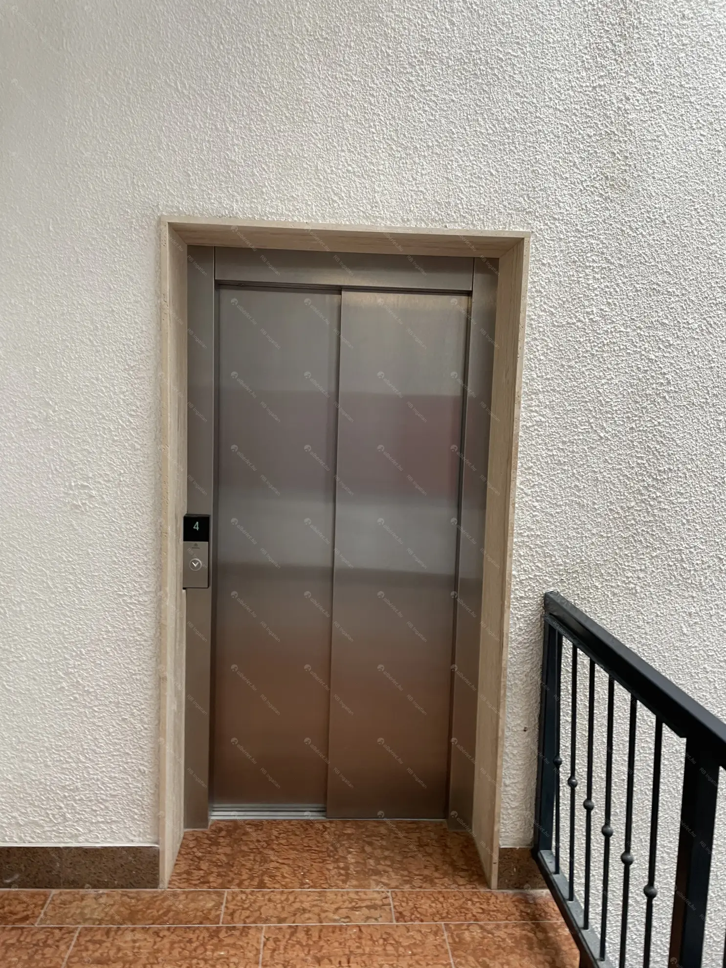 Kiadó albérlet 800000 Ft/hó áron: Budapest, V. kerület  Vörösmarty tér. Mérete: 69 nm, 2 szobás | Alberlet.hu - 6582187