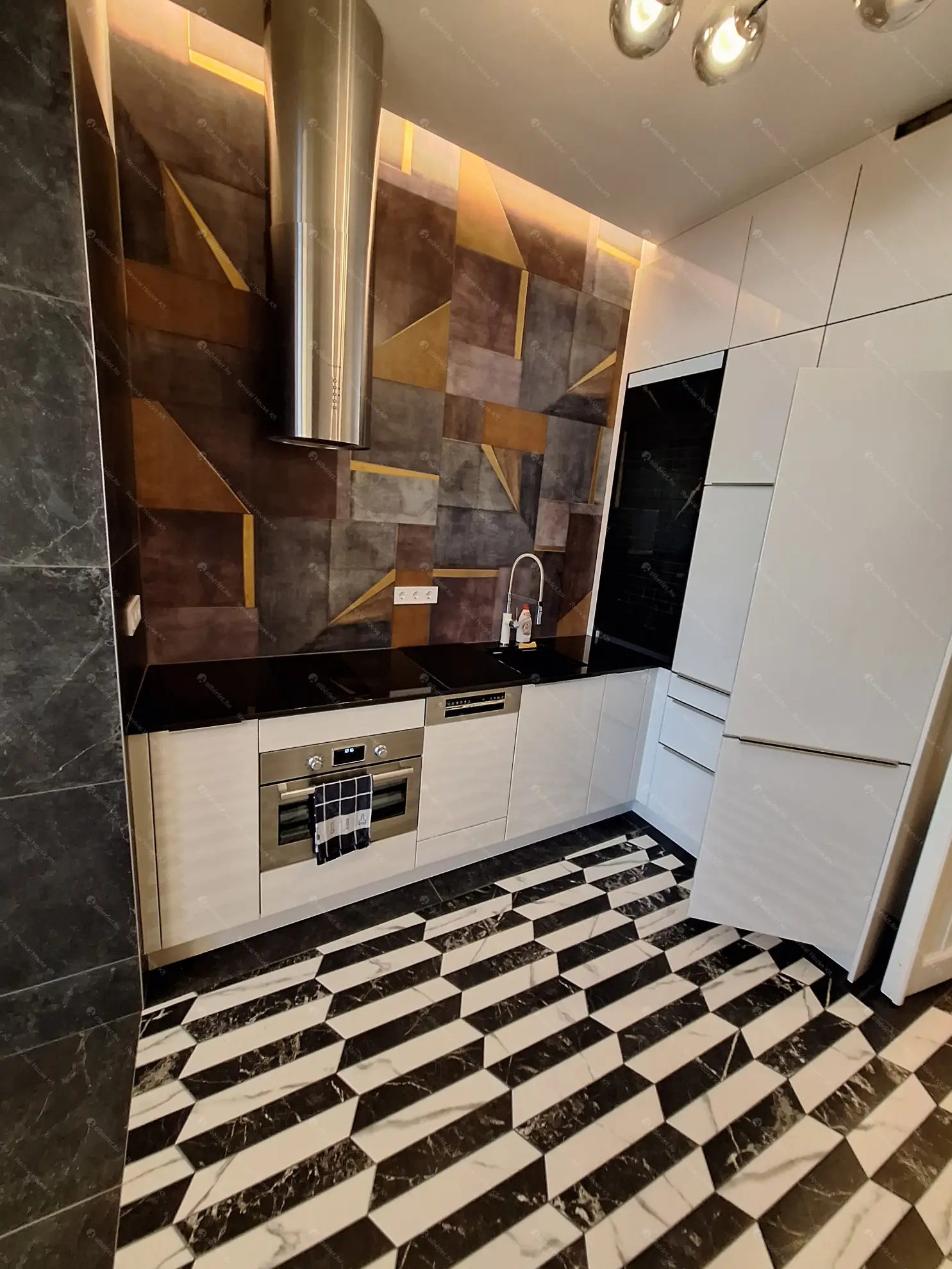 Kiadó albérlet 656000 Ft/hó áron: Budapest, V. kerület  Vörösmarty tér. Mérete: 70 nm, 2 szobás | Alberlet.hu - 6618218