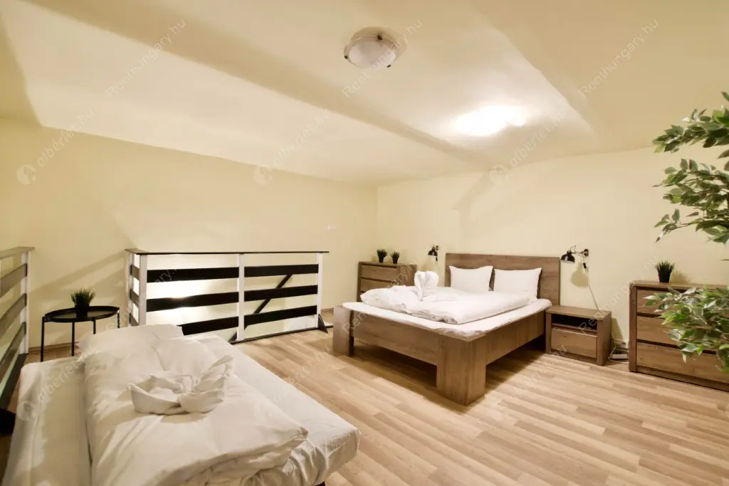 Kiadó albérlet 280000 Ft/hó áron: Budapest, V. kerület  Zoltán utca. Mérete: 65 nm, 1 szobás | Alberlet.hu - 6584654