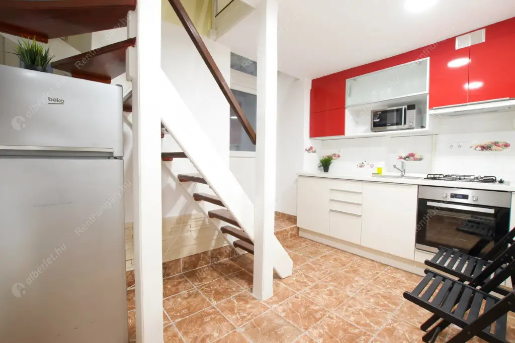 Kiadó albérlet 280000 Ft/hó áron: Budapest, V. kerület  Zoltán utca. Mérete: 65 nm, 1 szobás | Alberlet.hu - 6584658